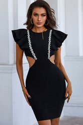 Robe moulante courte à découpes et manches flottantes en strass